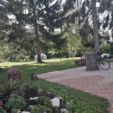 Val Des Bois Bed & Breakfast Warmeriville Екстериор снимка